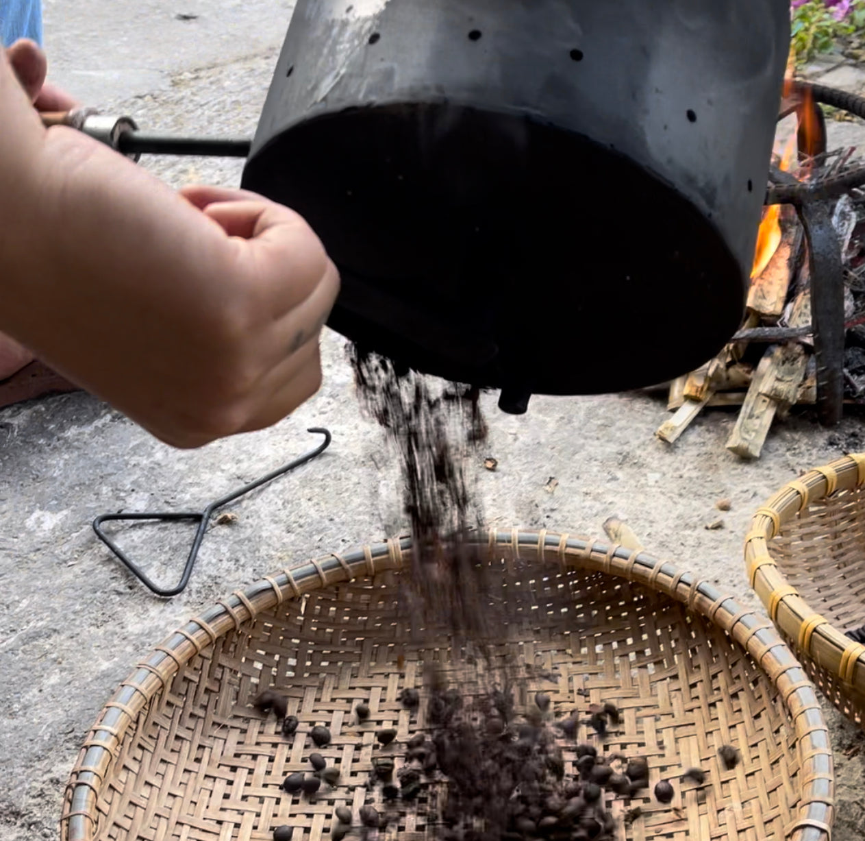 Hand Roasted Coffee Beans Pan - Vintage Roast Coffee & Nut At Home